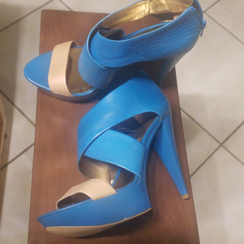 Shoes - Picture 4 of 4